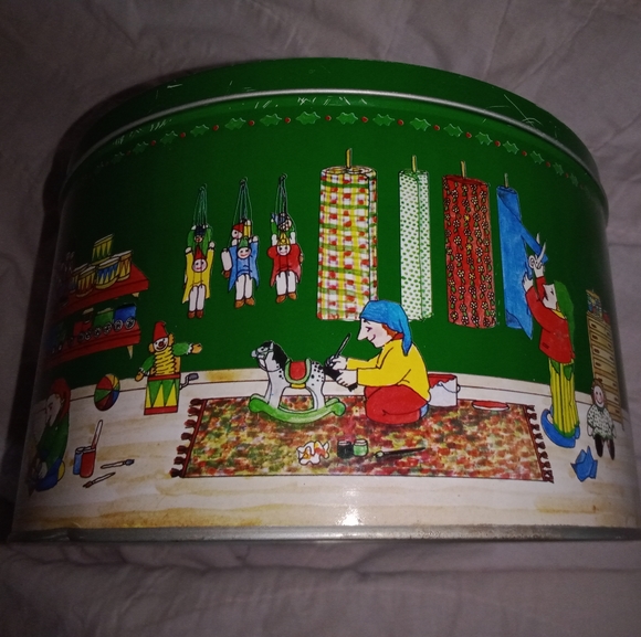 Vintage Christmas Santa Elf Cookie Tin 1982 Lynn Gates Design 8 3/4" Diameter - Picture 3 of 12